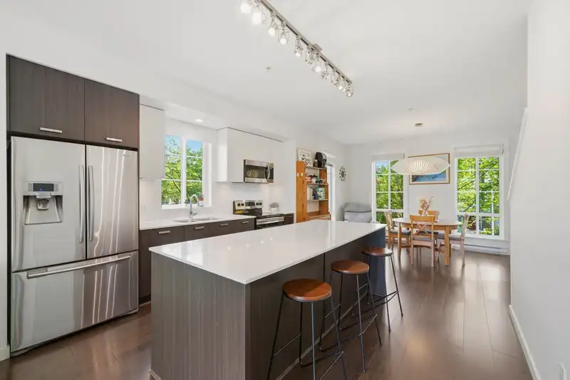 1 2423 AVON PLACE - photo 4 of 32