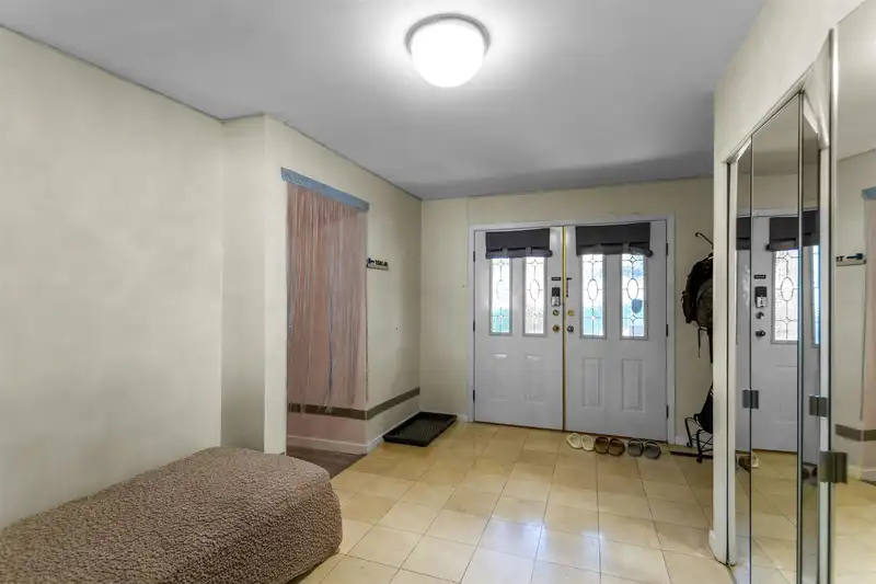 6926 TISDALL STREET - photo 3 of 19