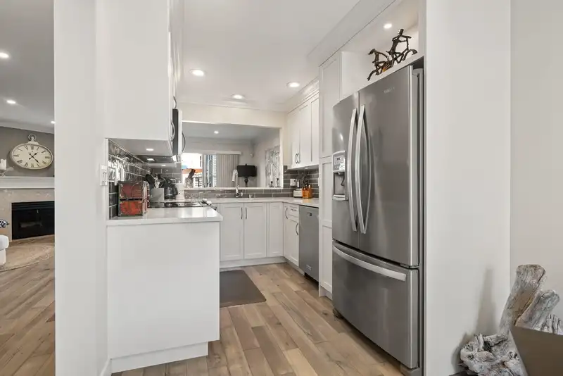 58 10038 155 STREET - photo 2 of 33