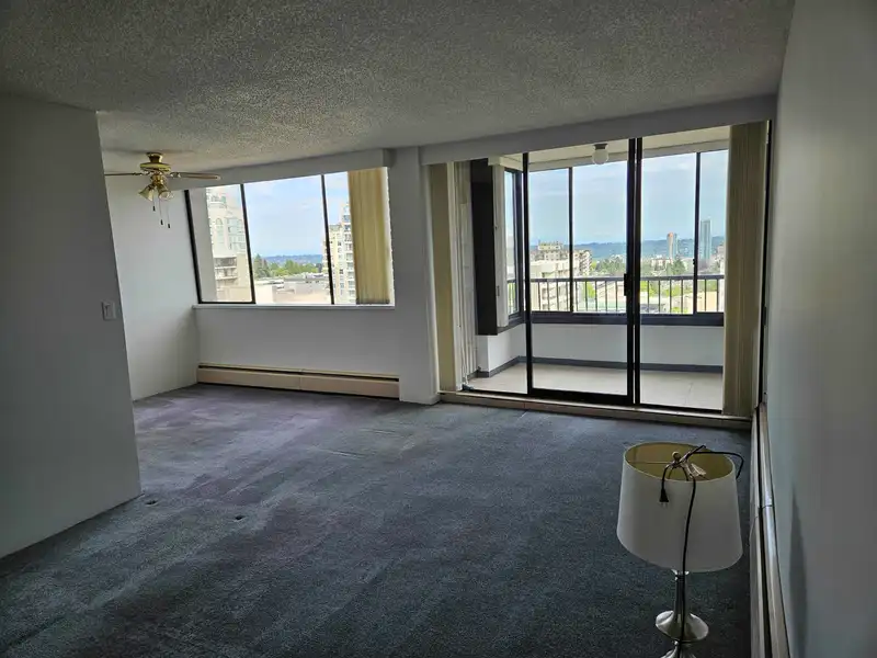 1705 740 HAMILTON STREET - photo 2 of 15