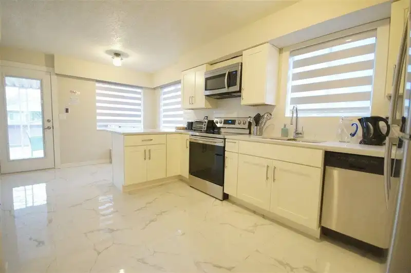 2179 E 29TH AVENUE - photo 4 of 30