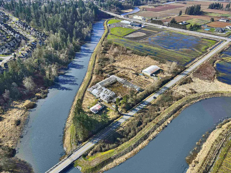 15442 40 AVENUE - photo 2 of 25