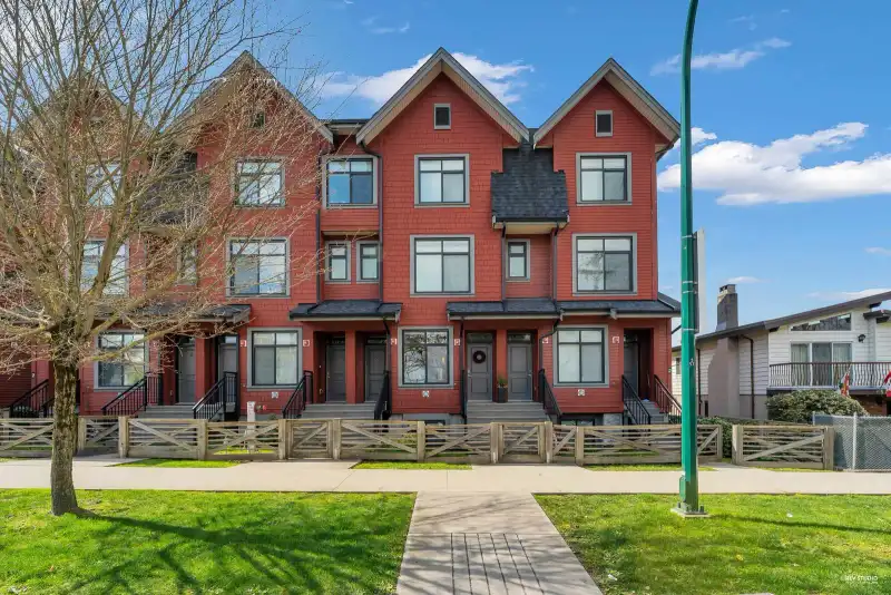 5795 WALES STREET - photo 1 of 40