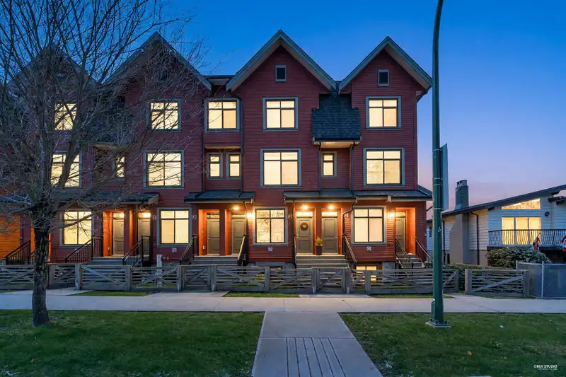 5795 WALES STREET - photo 2 of 40