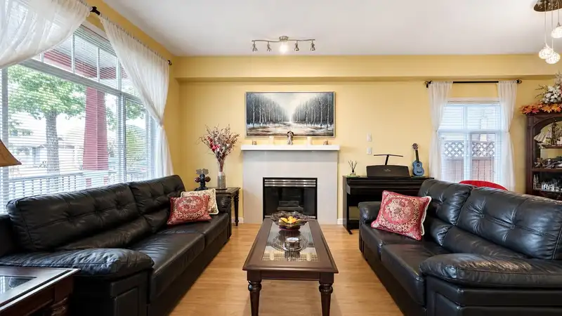10520 ODLIN ROAD - photo 3 of 37