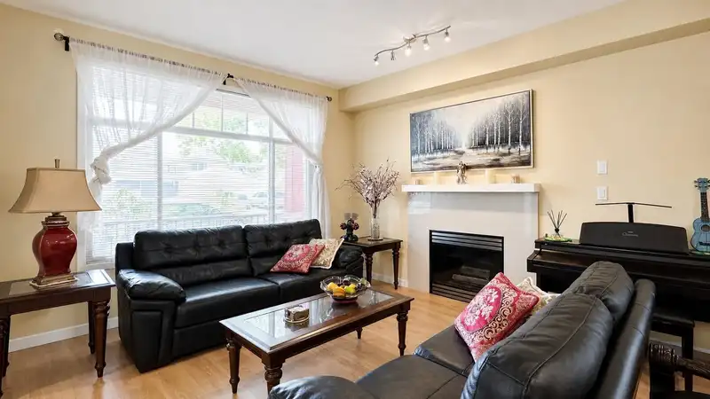 10520 ODLIN ROAD - photo 4 of 37