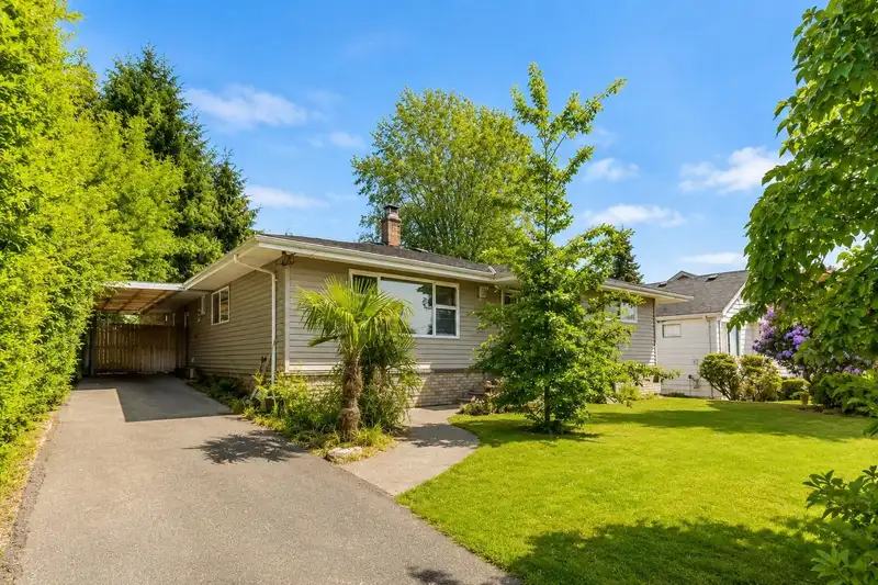 923 QUADLING AVENUE - photo 1 of 17