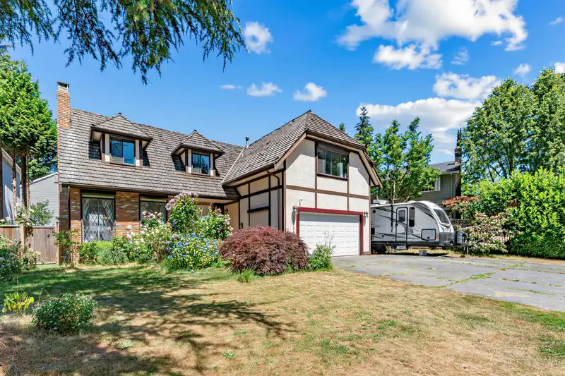 11795 CHATEAU WYND - photo 3 of 37