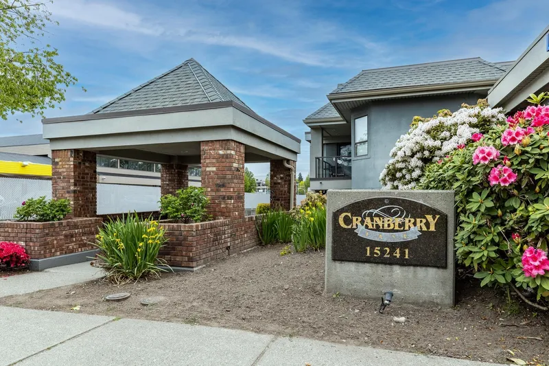 201 15241 18 AVENUE - photo 1 of 25