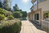 136 PARKSIDE DRIVE - thumbnail 35