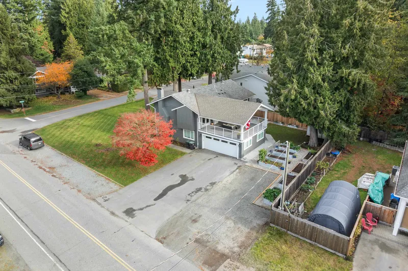 20060 43A AVENUE - photo 4 of 25