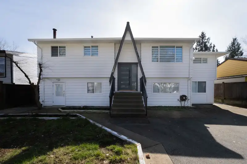 17396 62A AVENUE - photo 3 of 40