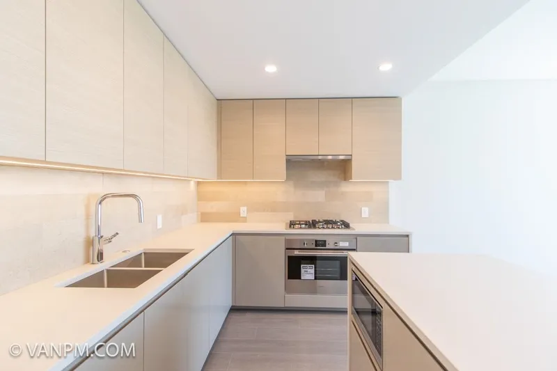 1702 2186 GILMORE AVENUE - photo 2 of 22