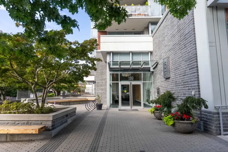 1401 150 W 15TH STREET - photo 3 of 25