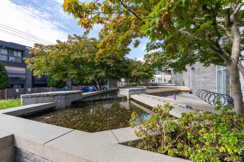 1401 150 W 15TH STREET - photo 4 of 25