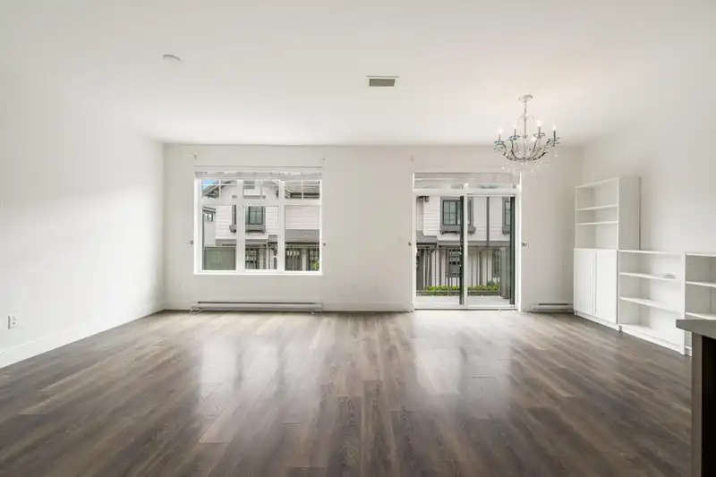 158 1290 MITCHELL STREET - photo 2 of 30
