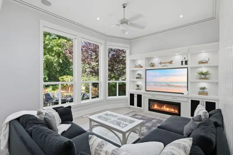 9098 NORUM ROAD - photo 4 of 40