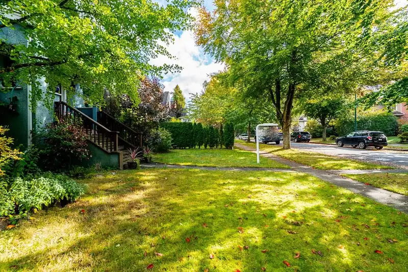 3945 W 31ST AVENUE - photo 3 of 37