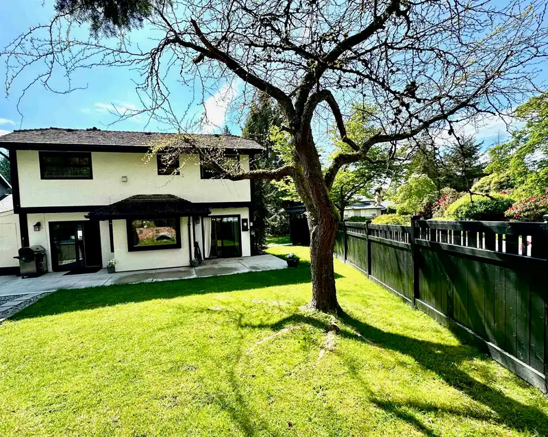 1756 148A STREET - photo 3 of 26