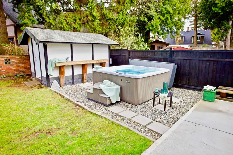 1756 148A STREET - photo 4 of 26