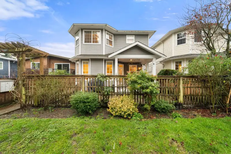 1263 W 16TH STREET - photo 1 of 40