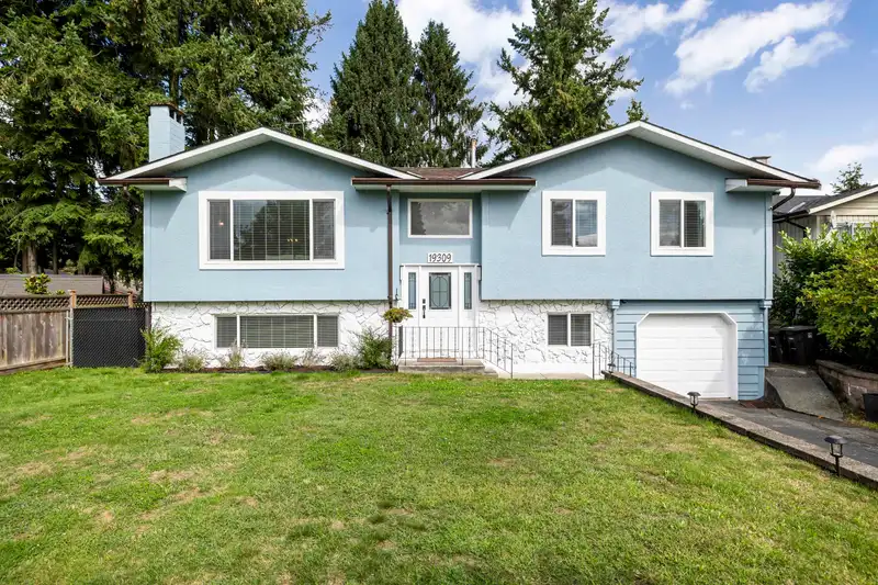19309 117B AVENUE - photo 2 of 40