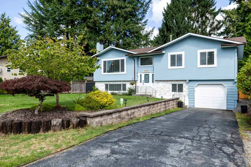 19309 117B AVENUE - photo 4 of 40