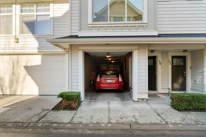 30 19525 73 AVENUE - photo 3 of 19