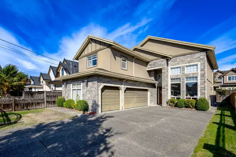 7520 LANGTON ROAD - photo 1 of 38