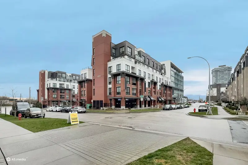 202 8353 200A STREET - photo 3 of 25