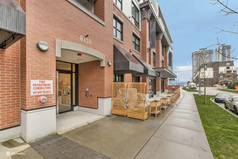 202 8353 200A STREET - photo 4 of 25