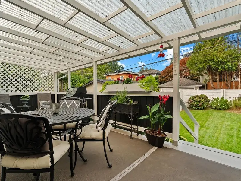 2865 W 33RD AVENUE - photo 4 of 40