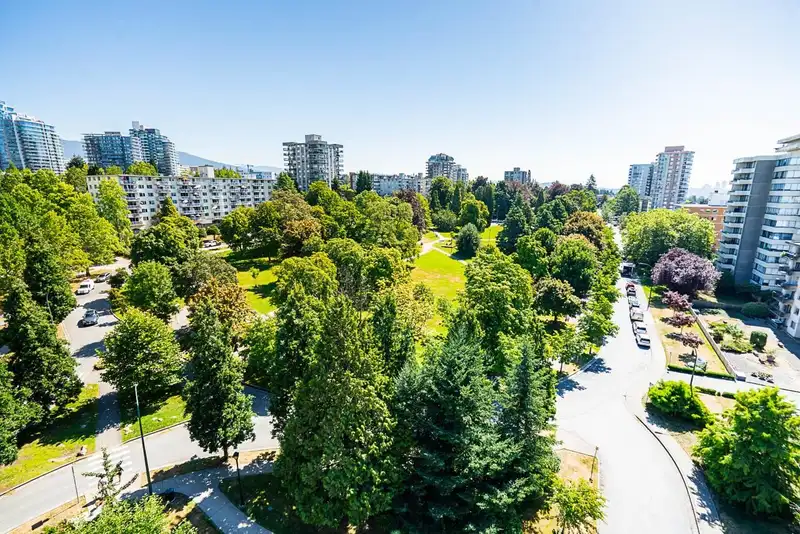 PH3 683 W VICTORIA PARK - photo 4 of 38