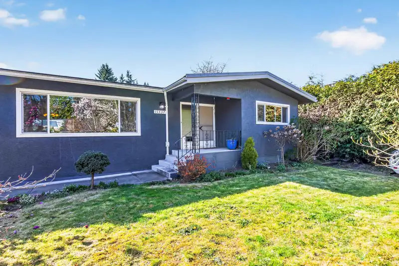 11537 WOOD STREET - photo 1 of 34