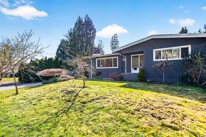 11537 WOOD STREET - photo 2 of 34