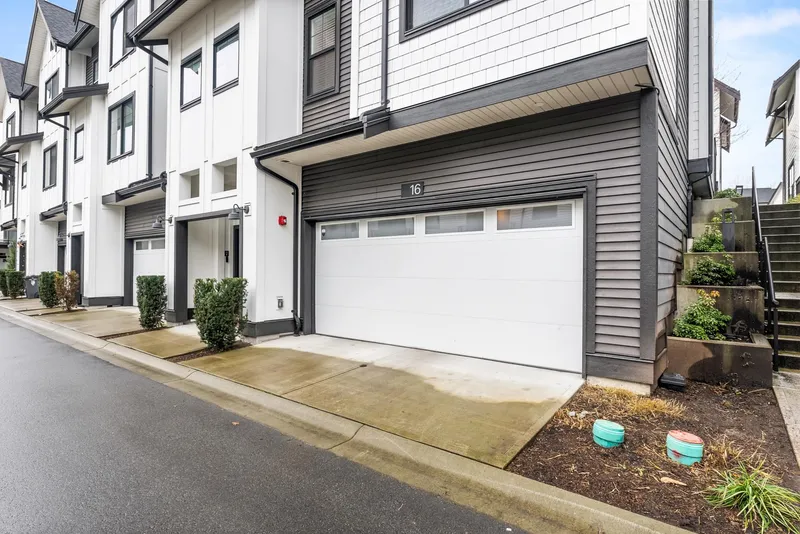 16 7967 197 STREET - photo 3 of 25