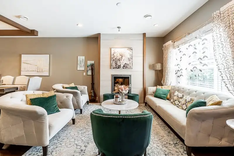 7 15988 32 AVENUE - photo 1 of 33