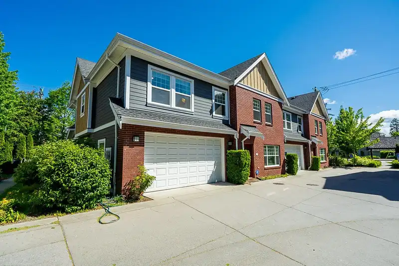 7 15988 32 AVENUE - photo 4 of 33