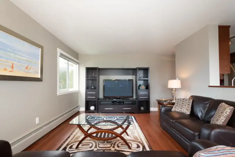 603 1425 ESQUIMALT AVENUE - photo 3 of 34