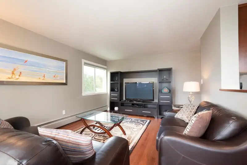 603 1425 ESQUIMALT AVENUE - photo 4 of 34