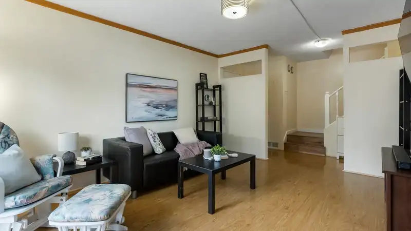 37 14111 104 AVENUE - photo 4 of 25