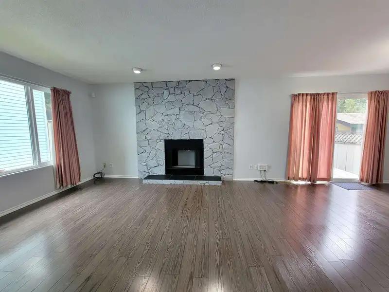 14741 101A AVENUE - photo 4 of 36