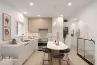 203 2329 E 34TH AVENUE - thumbnail 4