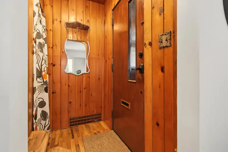 920 CHILLIWACK STREET - photo 2 of 40