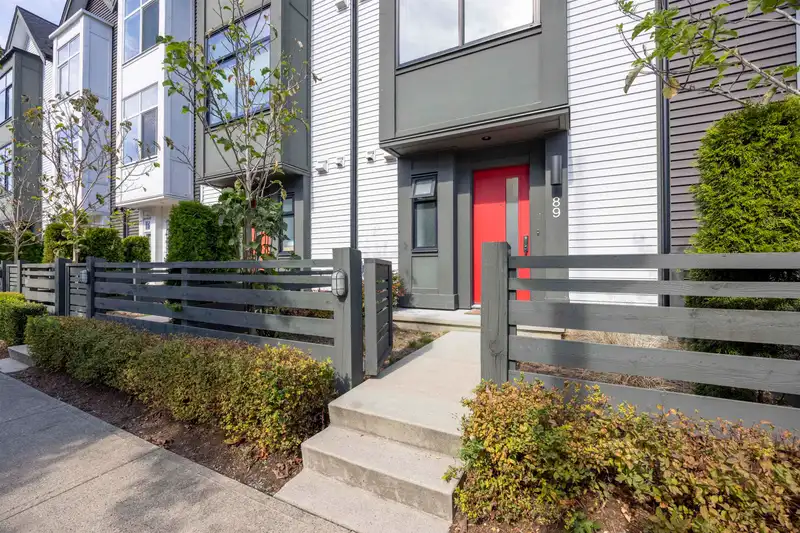 89 17555 57A AVENUE - photo 3 of 26