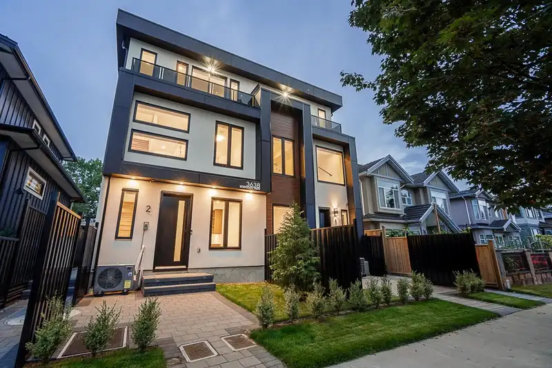 2 3638 NORMANDY DRIVE - photo 3 of 35