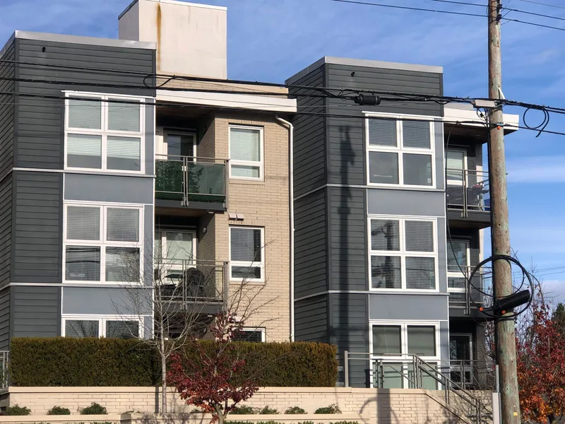 302 4815 55B STREET - photo 3 of 25