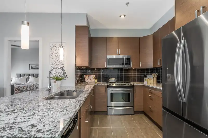 308 288 HAMPTON STREET - photo 4 of 29