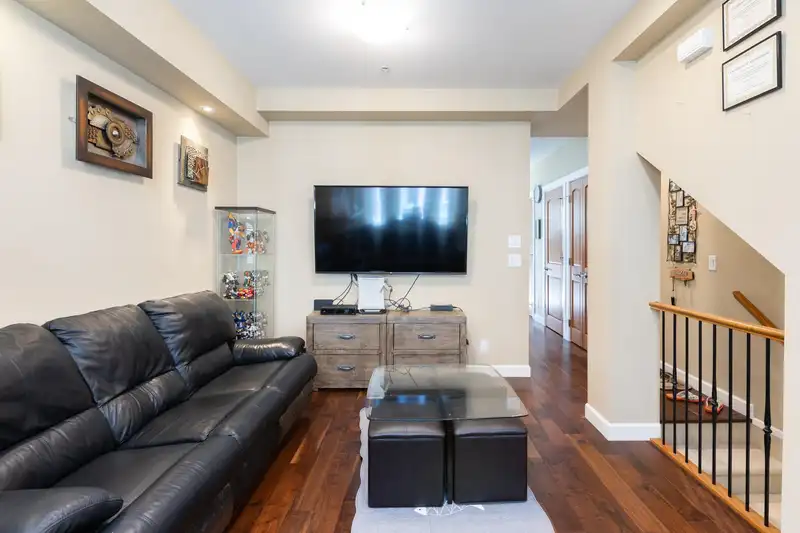 137 20738 84 AVENUE - photo 3 of 38