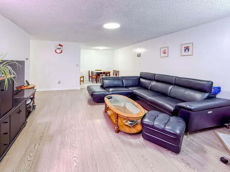 124 9101 HORNE STREET - photo 2 of 25